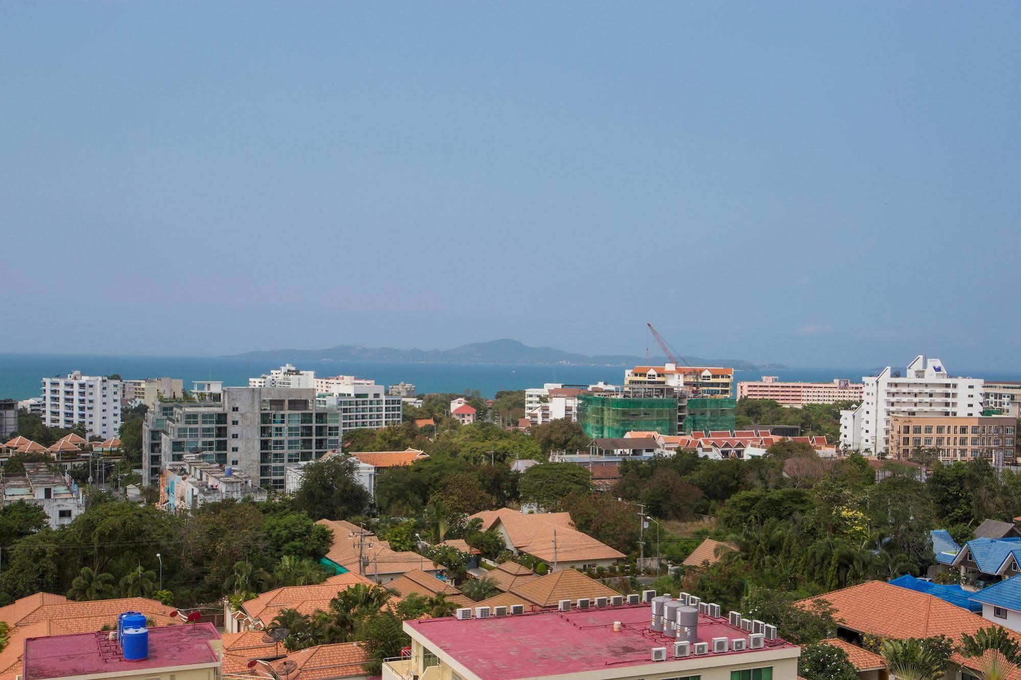 South Beach Pattaya Jomtien Beach Exterior photo